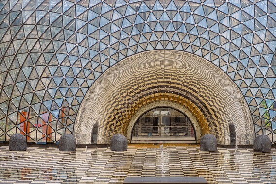 „Matuvu“-Glaskuppel am Albertplein null