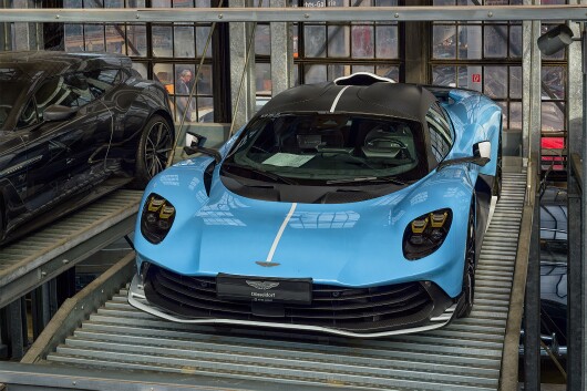 Aston Martin Valhalla null